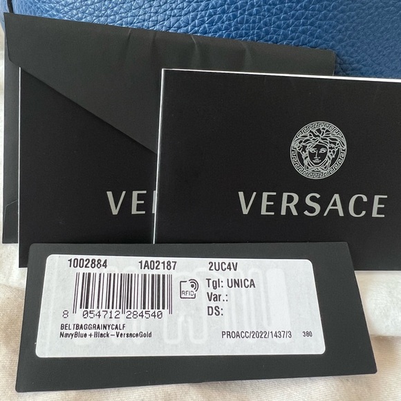NEW VERSACE MICROCHIPPED BLUE LEATHER BELT BAG! - Picture 10 of 15